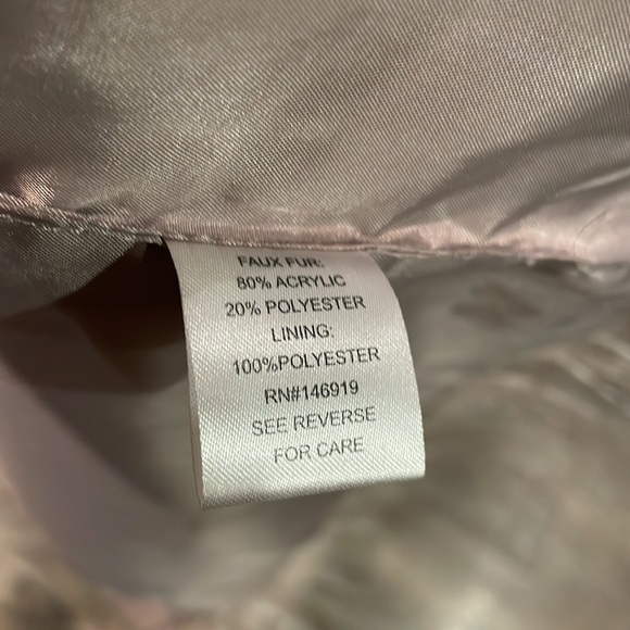 Freshman‎ Forever Faux Fur Vest - Picture 6 of 8